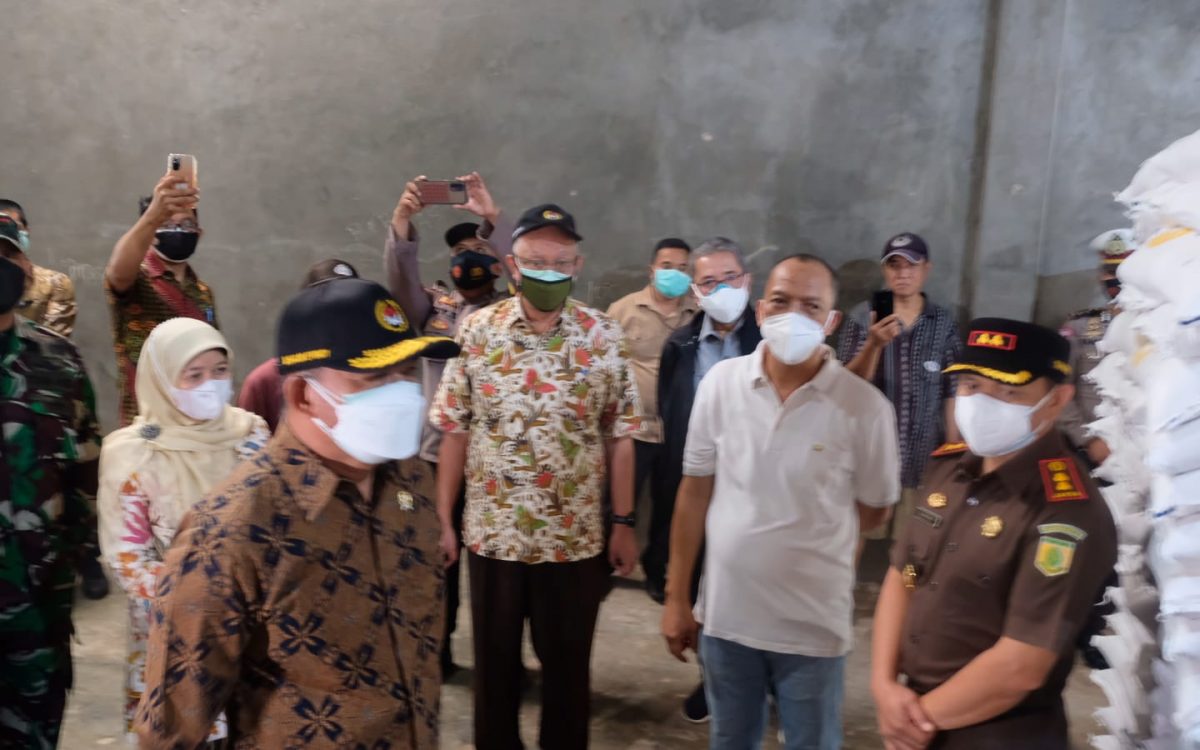 MENKO PMK JELASKAN BERAS BASAH DI PANDEGLANG SUDAH TIDAK ADA MASALAH