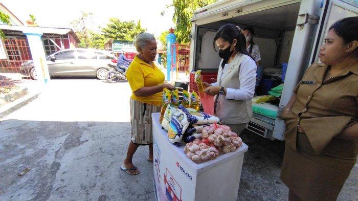 BULOG Gelar Pasar Murah di Kantor Lurah Pasir Panjang, Minyak Goreng Kemasan Rp. 20 ribu/liter