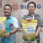 Perum BULOG Cirebon Luncurkan Beras Medium Kemasan 5 Kilogram ke Pasaran