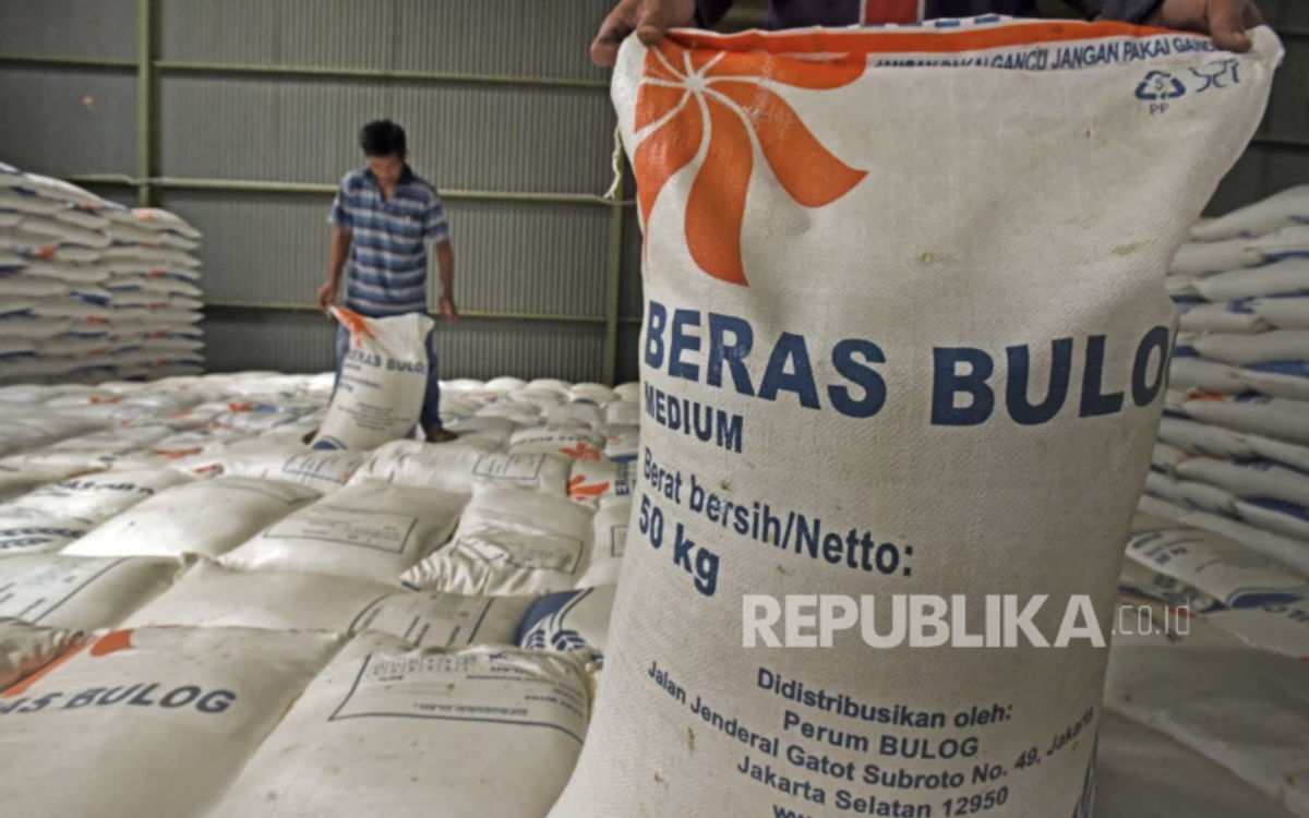 Bulog Gelontorkan 100 Ton Beras per Hari di NTB