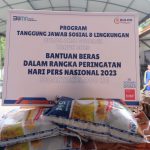 BULOG DAN PWI PEDULI SALURKAN BANTUAN BERAS DI HARI PERS NASIONAL