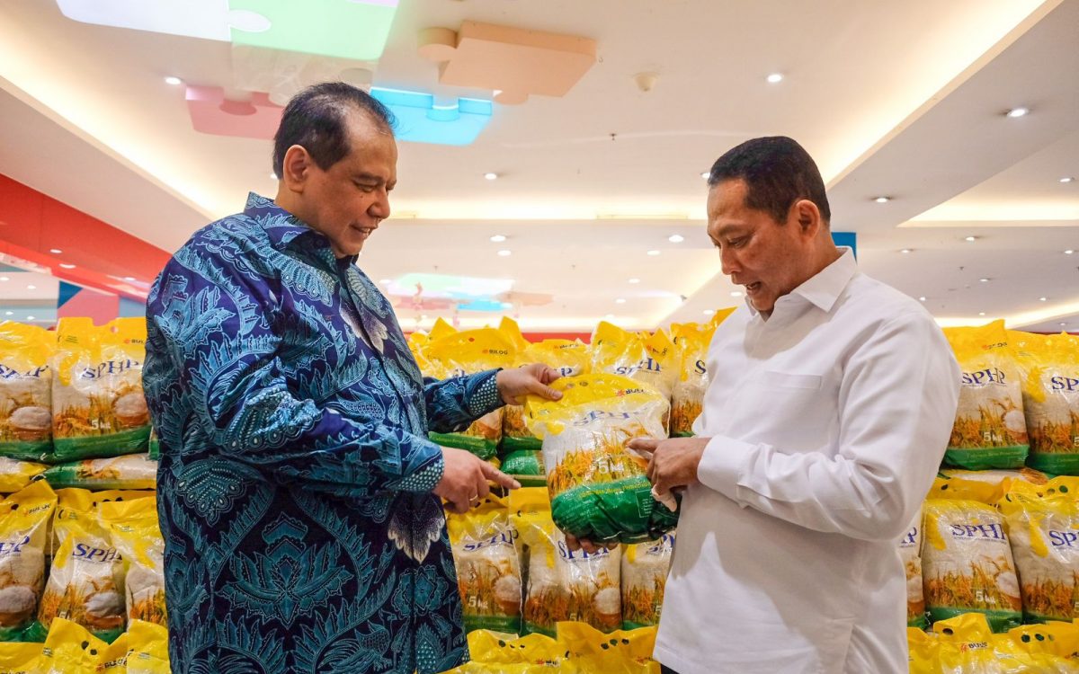 BULOG RANGKUL TRANSMART PERLUAS JARINGAN DISTRIBUSI OPERASI PASAR