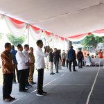 PRESIDEN TAMBAH BANTUAN PANGAN BERAS BULOG SAMPAI AKHIR TAHUN