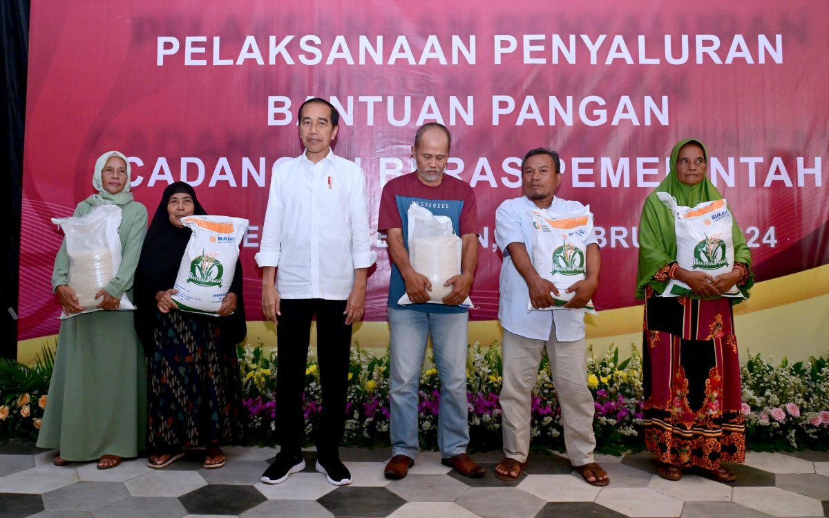 PRESIDEN TEGASKAN BANTUAN PANGAN BULOG MERUPAKAN SOLUSI HADAPI KENAIKAN HARGA