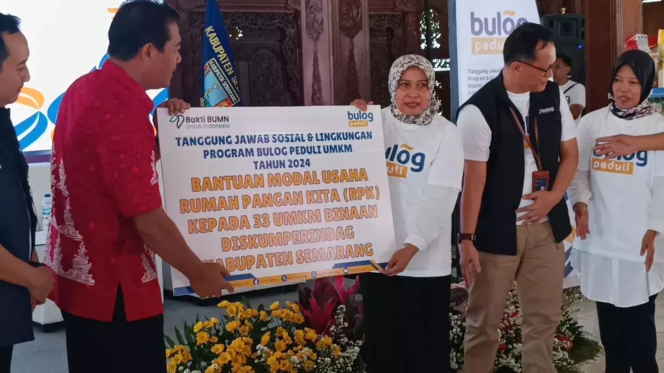 BULOG Gelontorkan Bantuan Modal Usaha untuk UMKM di Semarang