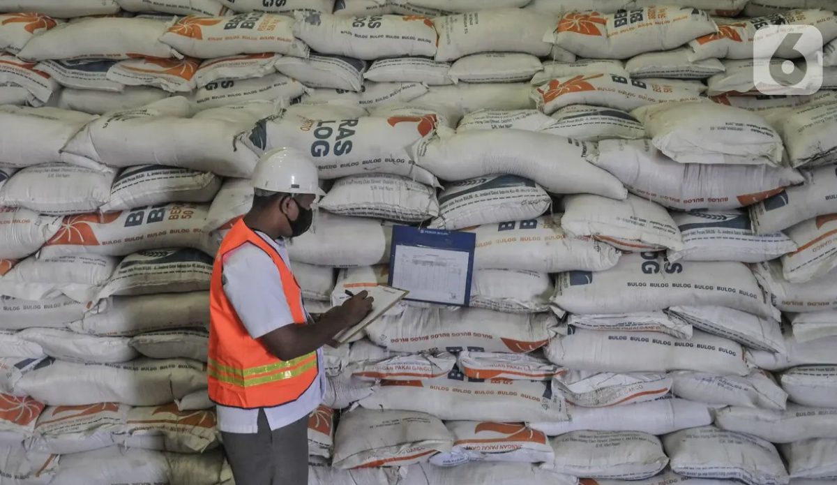 Serapan Gabah BULOG Capai 100 Persen di Karawang, Petani Diuntungkan