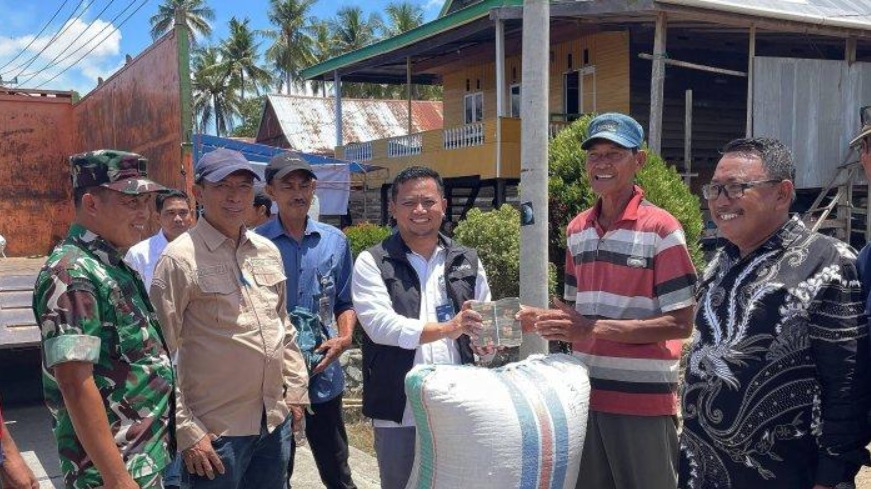 Petani Jual 38 Ton Gabah ke BULOG Wajo