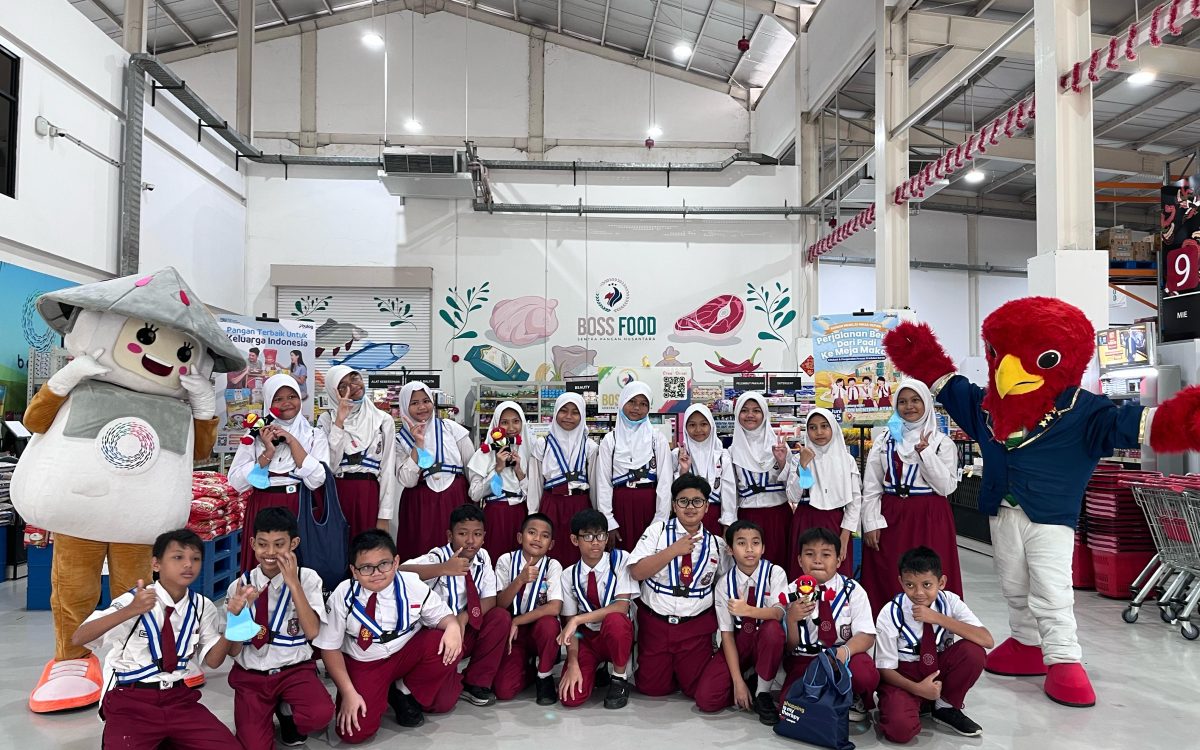 BULOG Ajak Siswa SD Telusuri Perjalanan Beras dari Padi ke Meja Makan