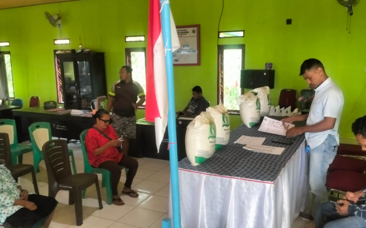 Bulog: 1130 Warga Namrole Bursel Terima Banpang, Hative Kecil 280 PBP