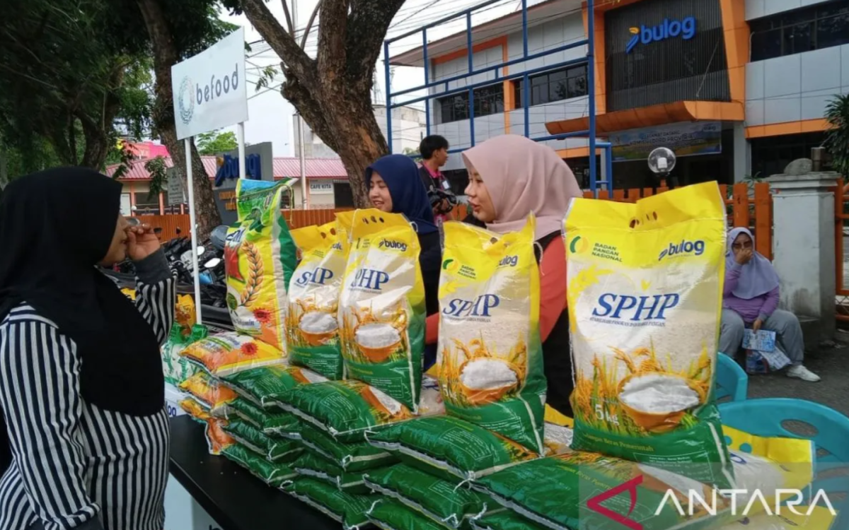 Bulog Riau sebut oknum pedagang nakal catut karung bekas beras SPHP