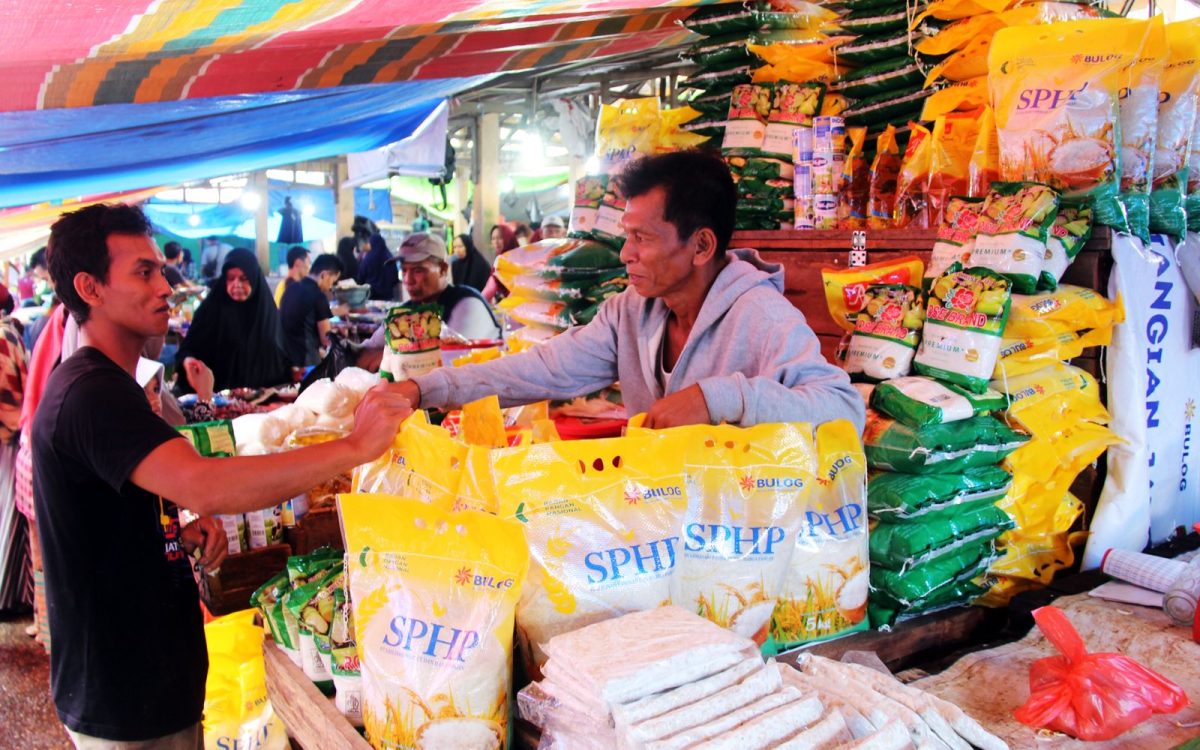 Jaga Stabilisasi Pasokan dan Harga Beras, Perum BULOG Salurkan 1,3 Juta Ton Beras SPHP Hingga Akhir Tahun 2025