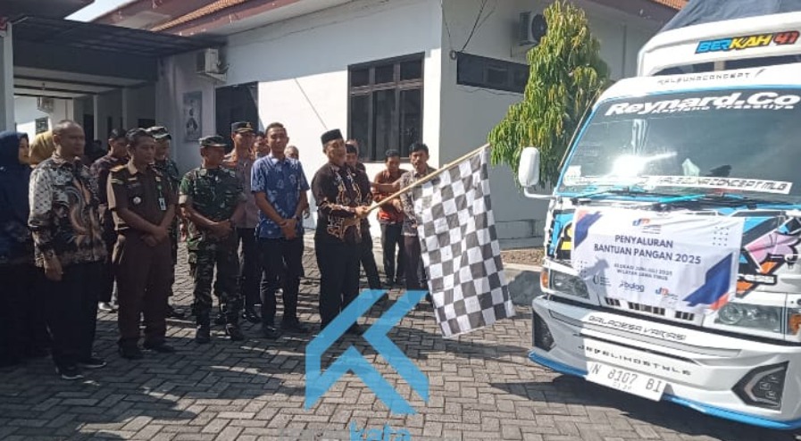 Bupati Madiun dan BULOG Salurkan Bantuan Pangan Beras Bagi 62.269 KPM di Kabupaten Madiun