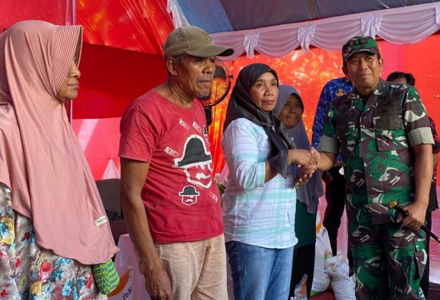 Gandeng Kodim 1416/Muna, BULOG Raha Salurkan Beras Bantuan Pangan
