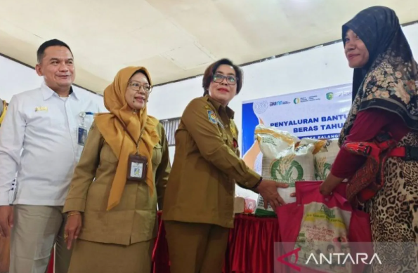 BULOG Kalteng distribusikan bantuan pangan, dimulai dari Palangka Raya