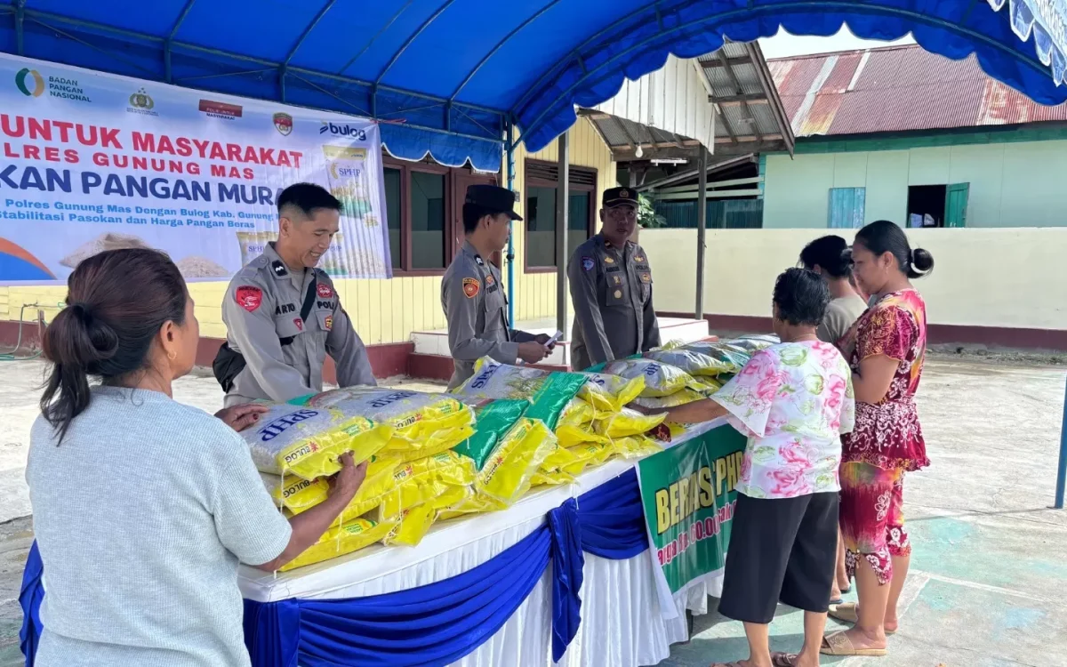 Ratusan Warga Serbu Gerakan Pangan Murah di Sepang! 2 Ton Beras Bulog Ludes Terjual Hanya dalam Hitungan Jam