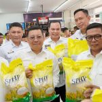 Tinjau Penyaluran Beras SPHP di Serang, Mendagri Apresiasi Langkah Bulog dan Bapanas Menstabilkan Harga Beras