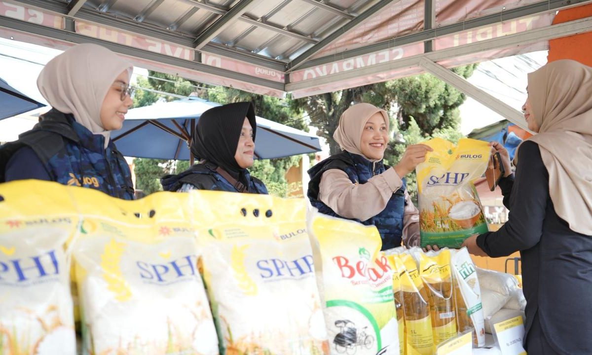 BULOG Lakukan Monitoring SPHP di Pasar Rau, Serang dan Bantuan Pangan di Kabupaten Tangerang