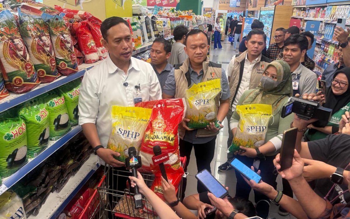 Perum BULOG Pastikan Ketersediaan Beras SPHP dan Beras Premium di Ritel Modern Aman