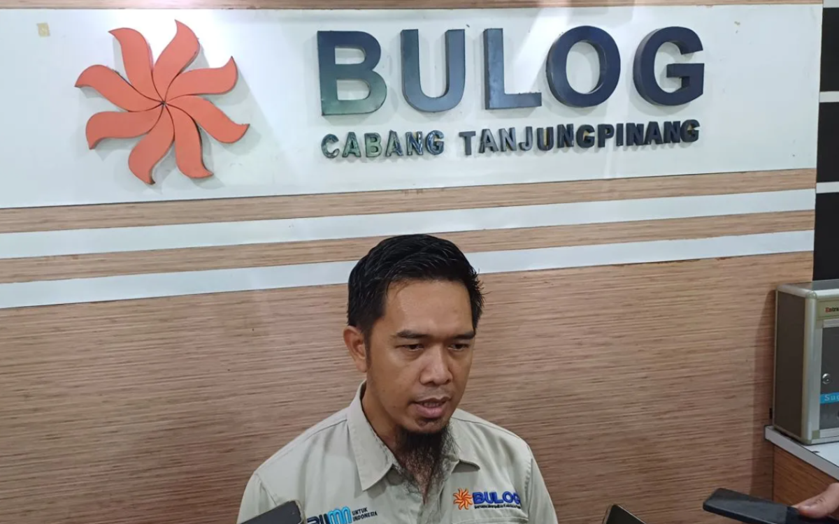 Bulog Tanjungpinang Gencarkan Distribusi Beras SPHP, Target 1.000 Ton Terserap Akhir 2025!