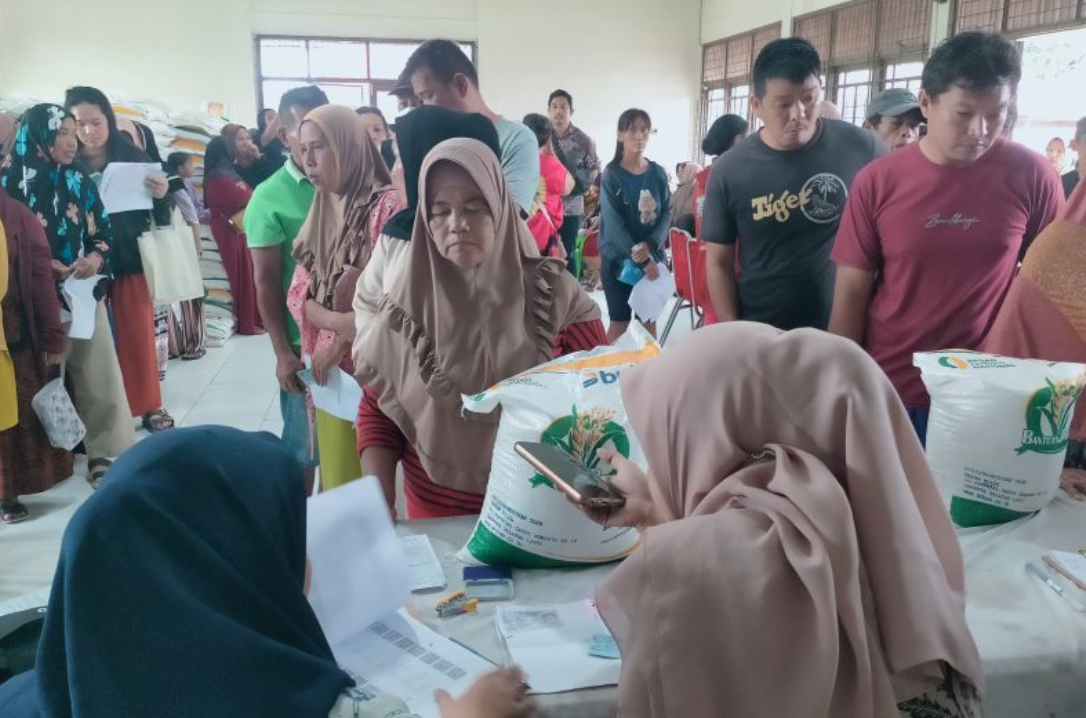 Bulog Singkawang Salurkan Bantuan Pangan untuk 66.087 Keluarga