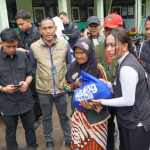 Bulog Salurkan Bantuan Pangan bagi Warga Terdampak Erupsi Gunung Semeru
