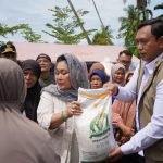 Bersama Komisi IV DPR RI, BULOG Gerak Cepat Salurkan Bantuan di Padang