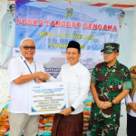 Perum Bulog menyalurkan 1 ton beras untuk pengungsi bencana banjir di Kudus
