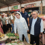 Pastikan Harga Pangan Stabil, Dirut BULOG Bersama Menko Zulhas Kunjungi Pasar Kendal