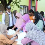 Pastikan Tepat Sasaran, Dirut BULOG Monitor Penyaluran Bantuan Pangan di Bekasi