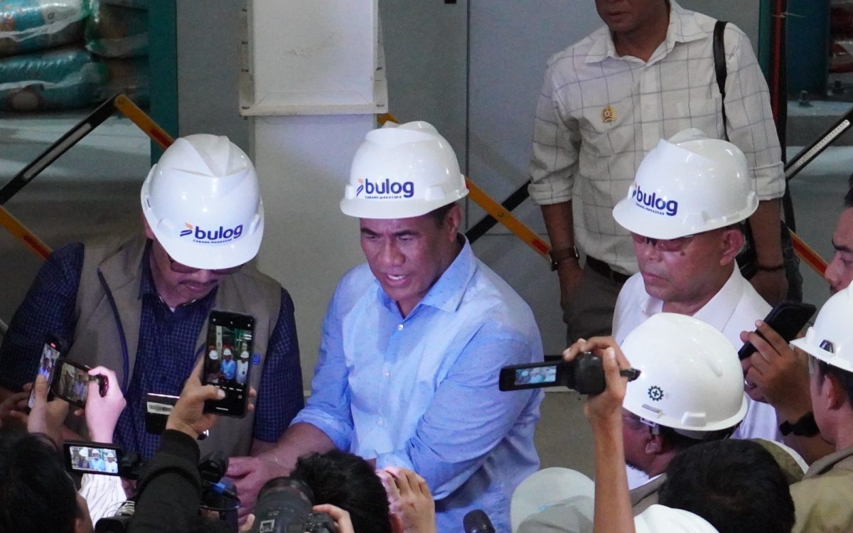 Stok Beras di BULOG Tembus Rekor 4,5 Juta Ton, Mentan Klaim Ketahanan Pangan Menguat