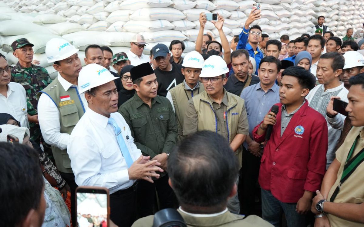 Dirut BULOG Terima Kunjungan Mentan di Gudang BULOG Jawa Timur, Pastikan Stok Beras Tertinggi Sepanjang Sejarah