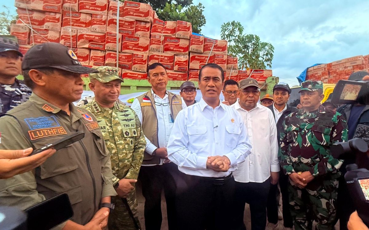 BULOG Gerak Cepat Salurkan 1.302 Ton Beras dan 7.000 Liter Minyak Goreng untuk Korban Bencana NTT