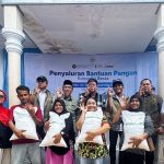 BULOG Bersama Wakil Ketua Komisi IV DPR RI Pastikan Bantuan Pangan Tersalurkan di Kota Padang
