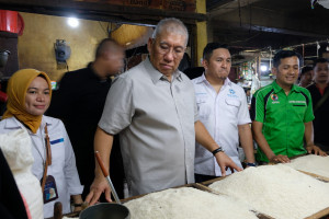 DIRUT TINJAU PASAR RAWAMANGUN